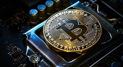 Доходы майнеров bitcoin свалились до наивысшего минимума: удержится ли BTC более $60 000?