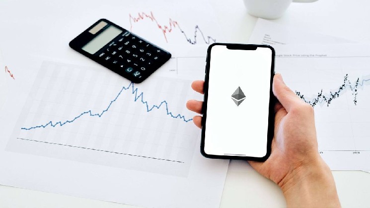 
			Курс Ethereum остается размеренным в протяжении девять лет, но с учетом повышения общего уровня цен он на четырнадцать процентов ниже собственного максимума 2017 года		